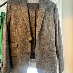 Banana Republic Gray Plaid Men's Blazer with pants